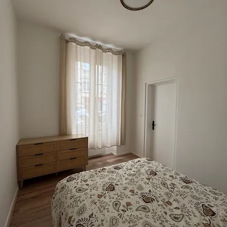 Cosy Et Accessible - Neuf En Centre-ville Apartment *